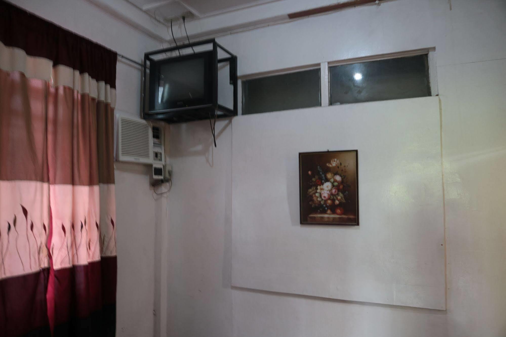 Newport Oak Pension Inn Тагбиларан Сити Екстериор снимка